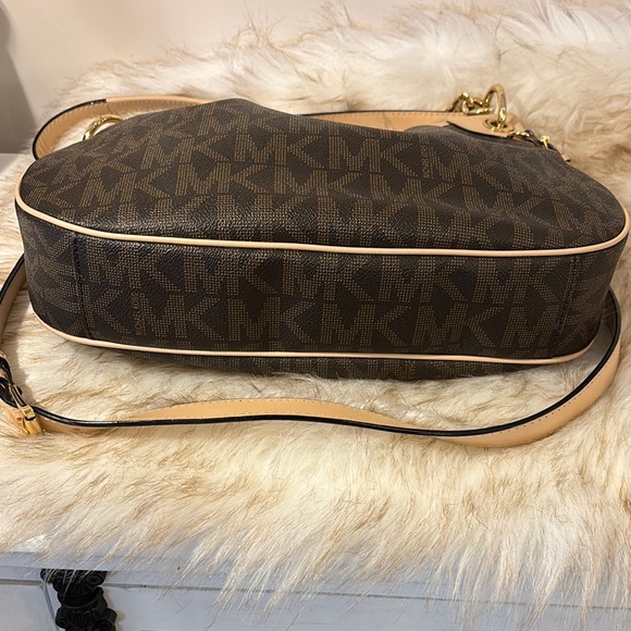 Michael Kors Tan and Brown Shoulder Bag with Gold Hardware LG - Picture 10 of 16